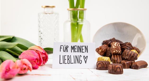 Valentinstag - Tulpen und Pralinen