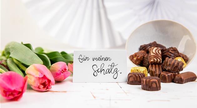 Valentinstag - Tulpen und Pralinen