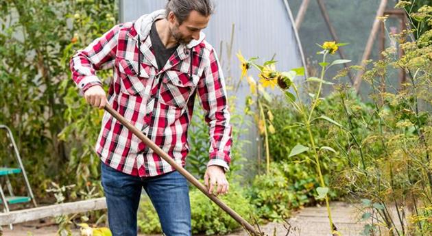 Gartenarbeit im Herbst