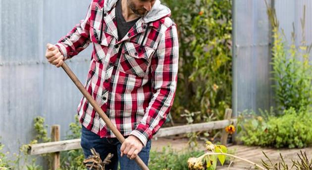 Gartenarbeit im Herbst